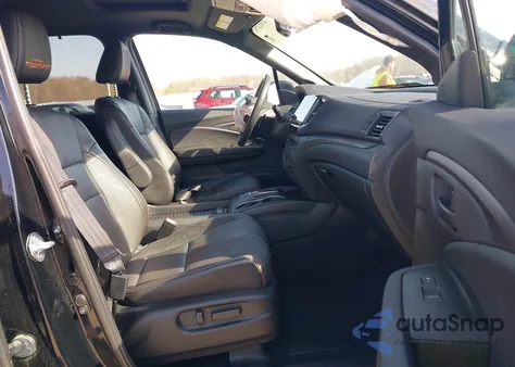 2022 Honda Passport Awd Trailsport z USA, uszkodzony, nr VIN 5FNYF8H63NB015562